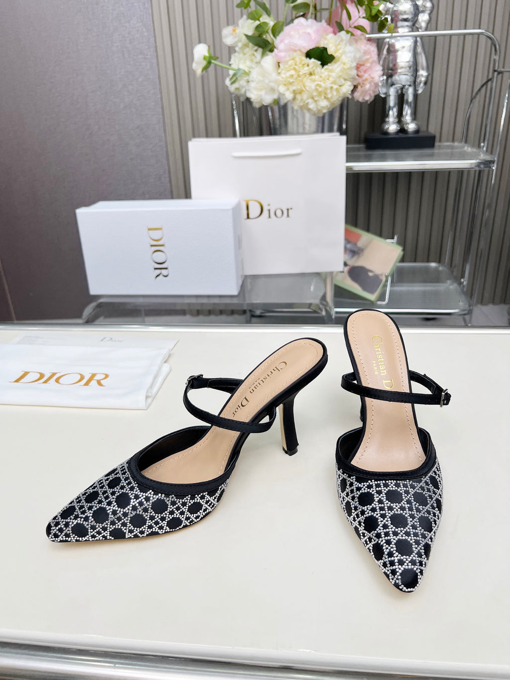 Z2Q95D117 Popular high-quality leather  High heels