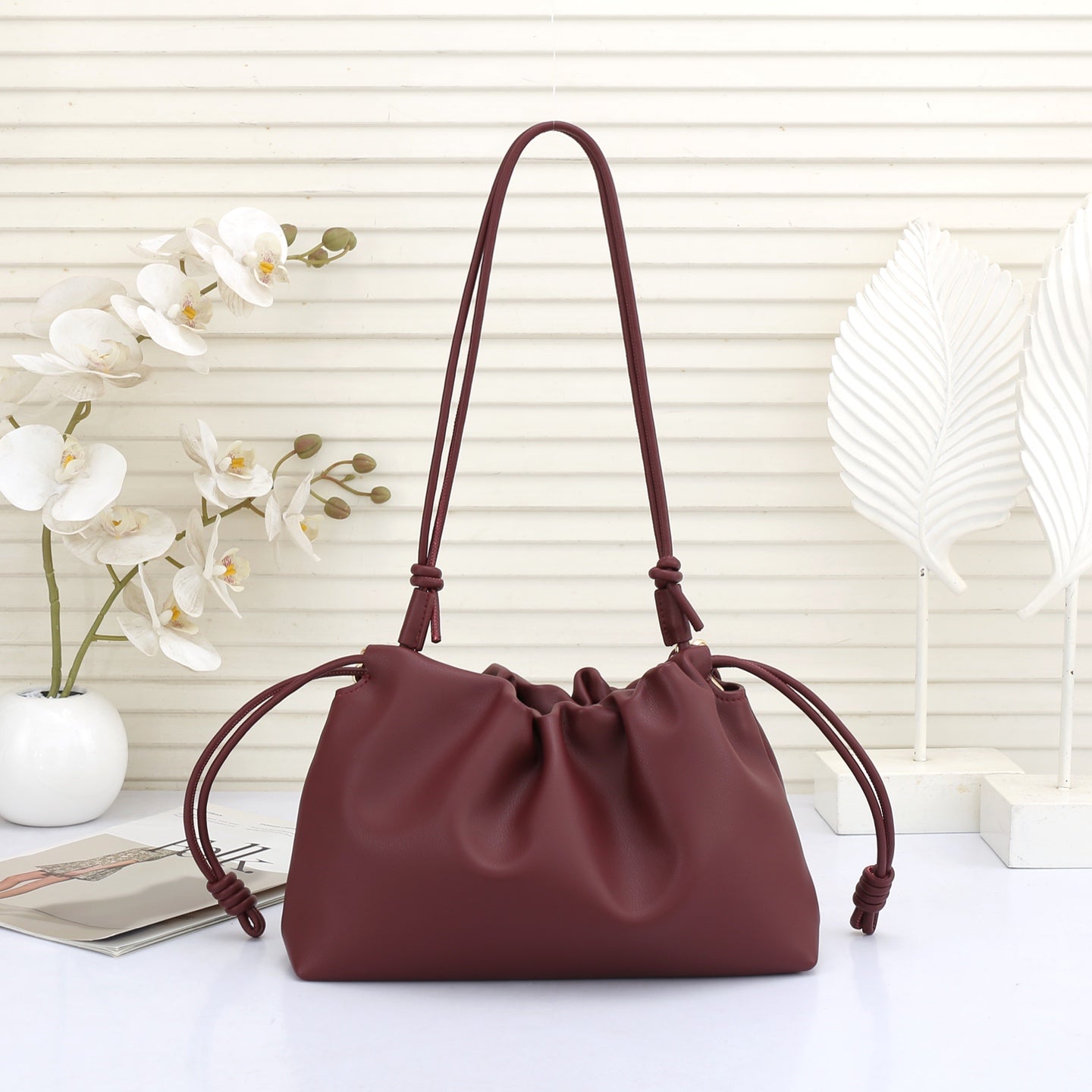 B1R66A8 Popular leather bag