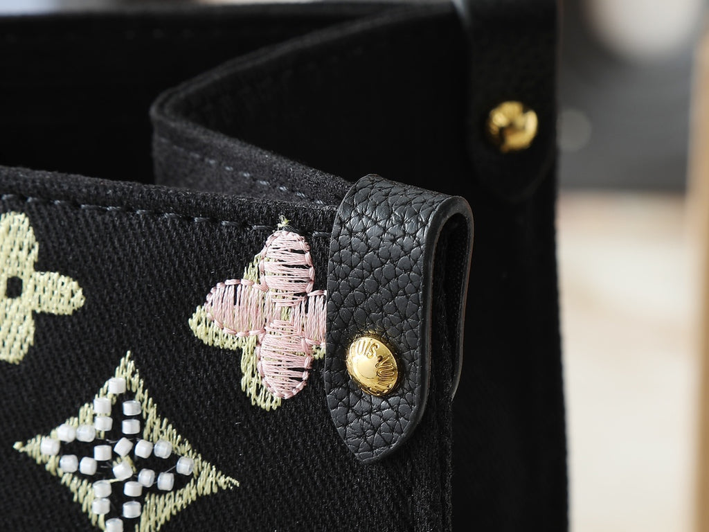 B1R15E22 Popular  genuine leather embroidered bag