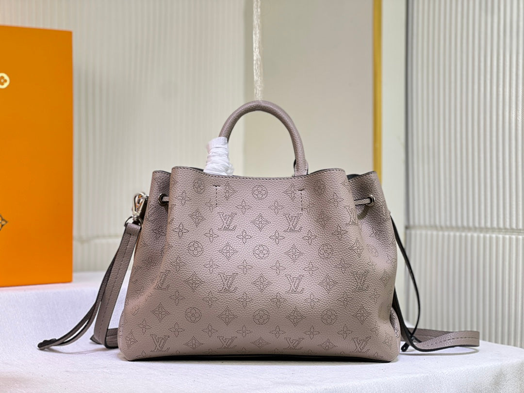 B1X15E13 Popular  leather bag)
