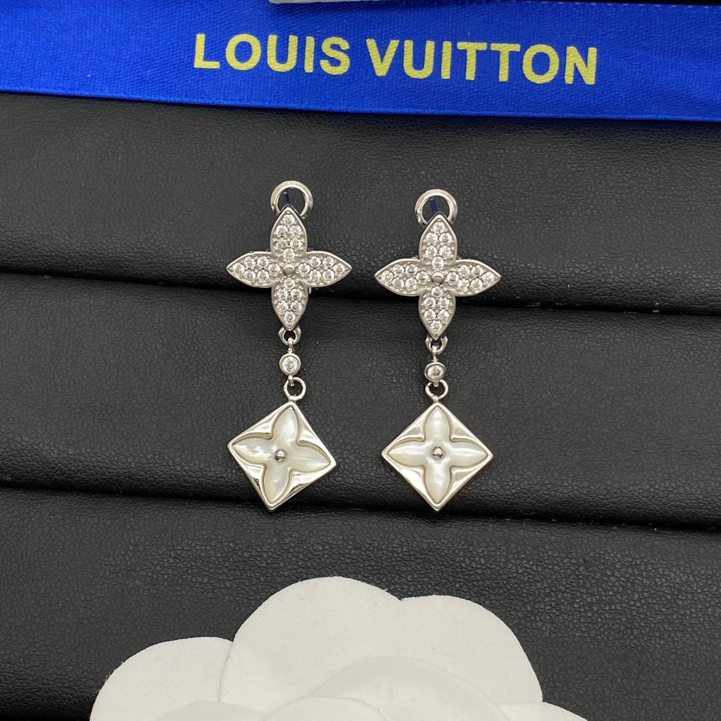 X1Z95E35E Popular Earrings