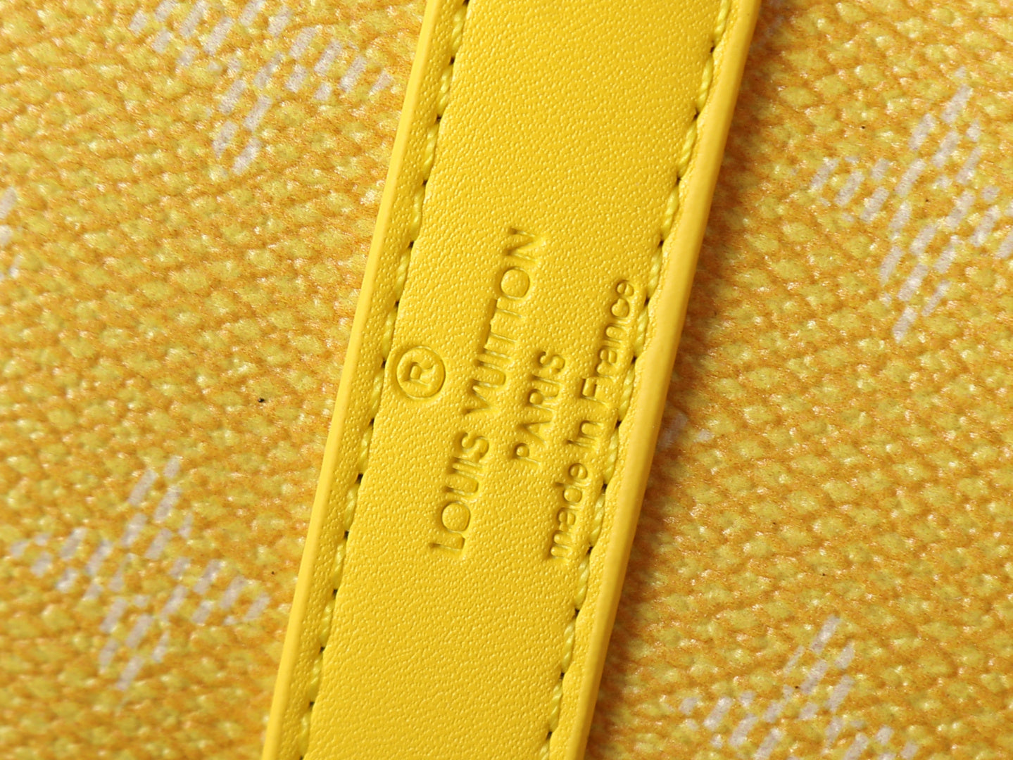 B1R76E50 Popular leather bag