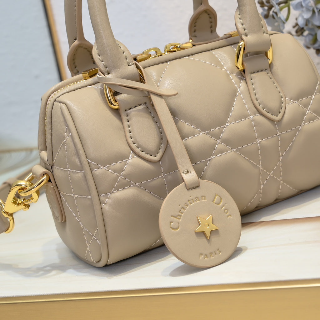 B1W15D32 Popular  leather bag