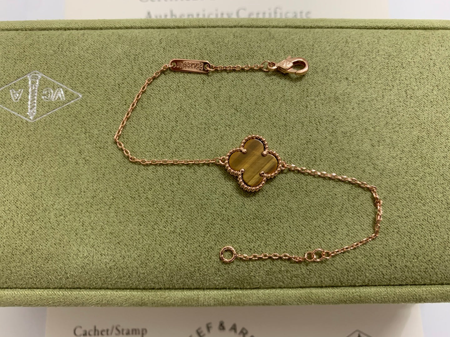 X5X63VA187K  Popular  1 flower bracelet