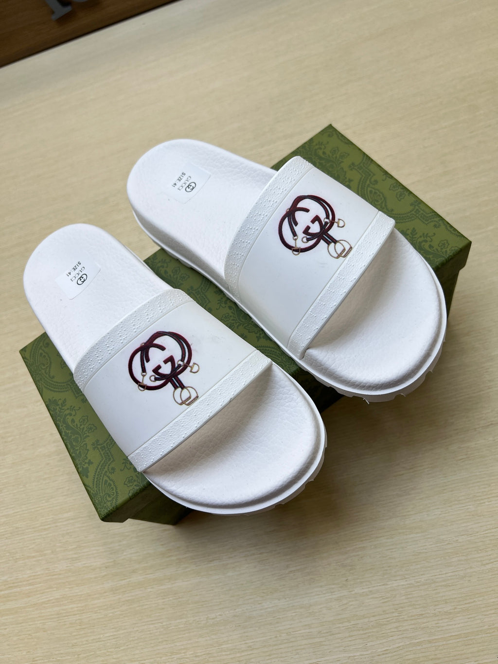 Z5R76B1 Popular Slippers