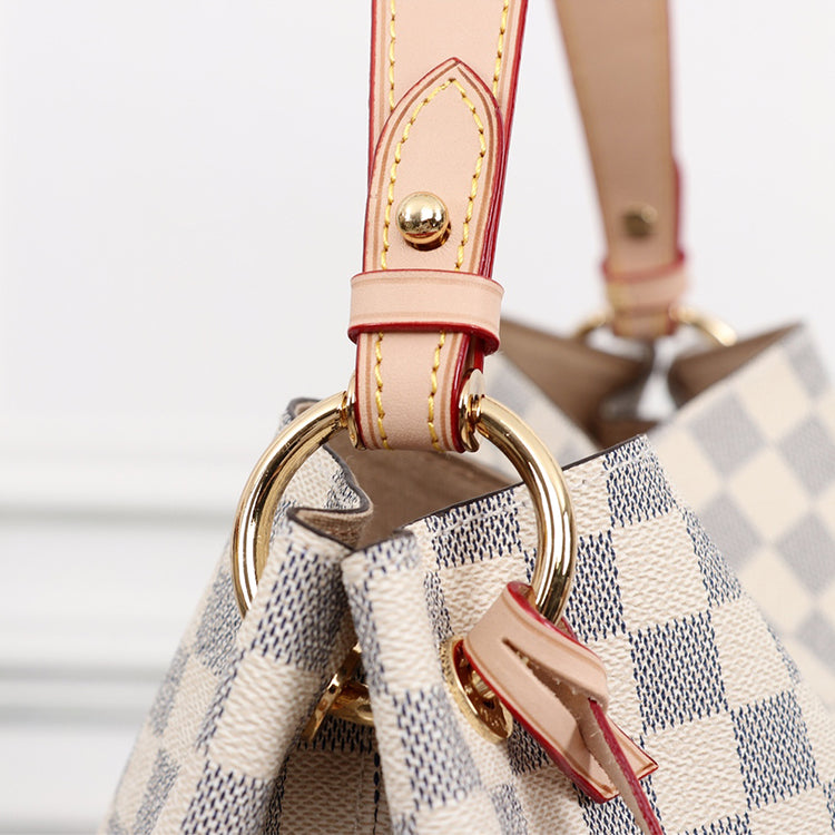 B1P11E84 Popular leather bag 