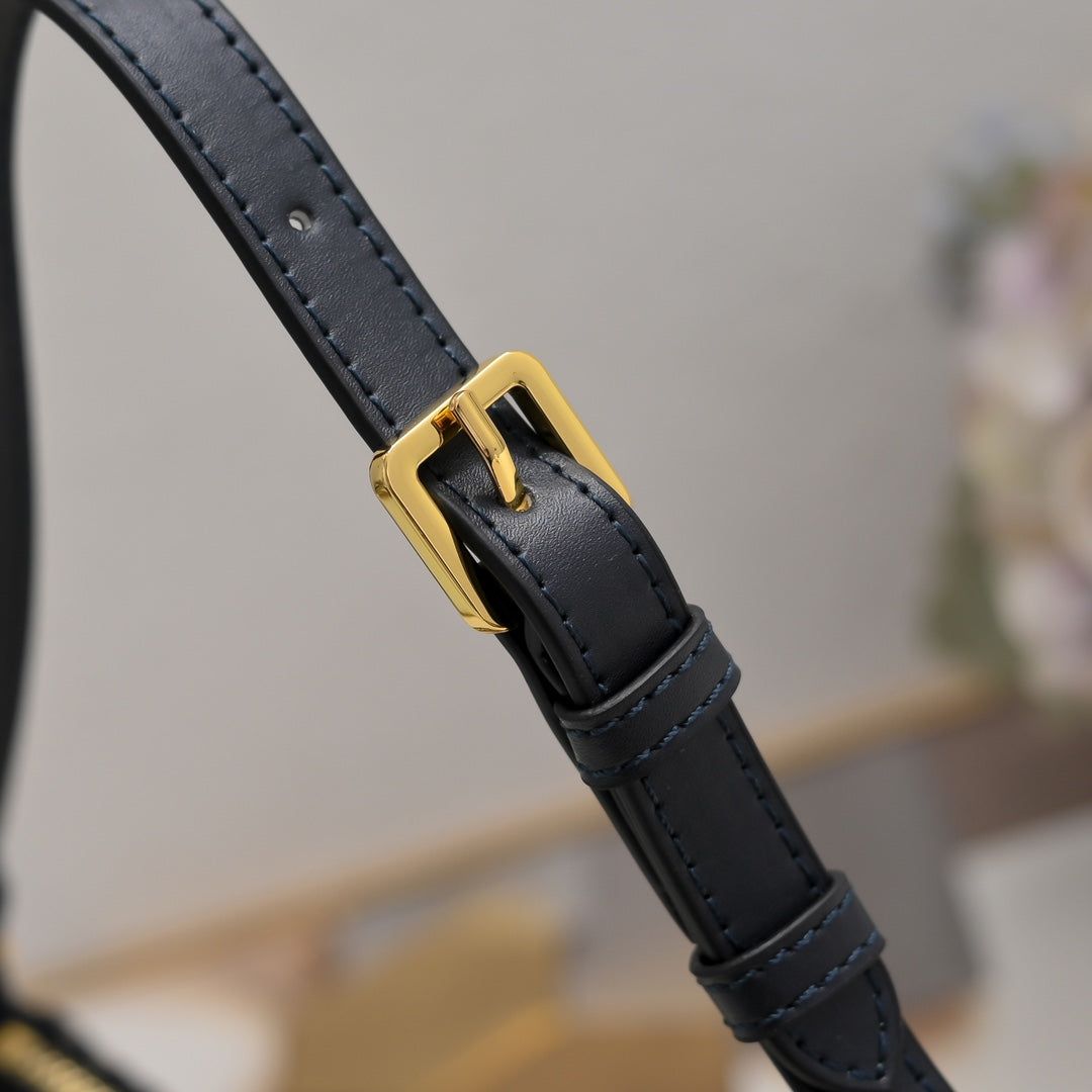B1N165D100 Popular   leather bag