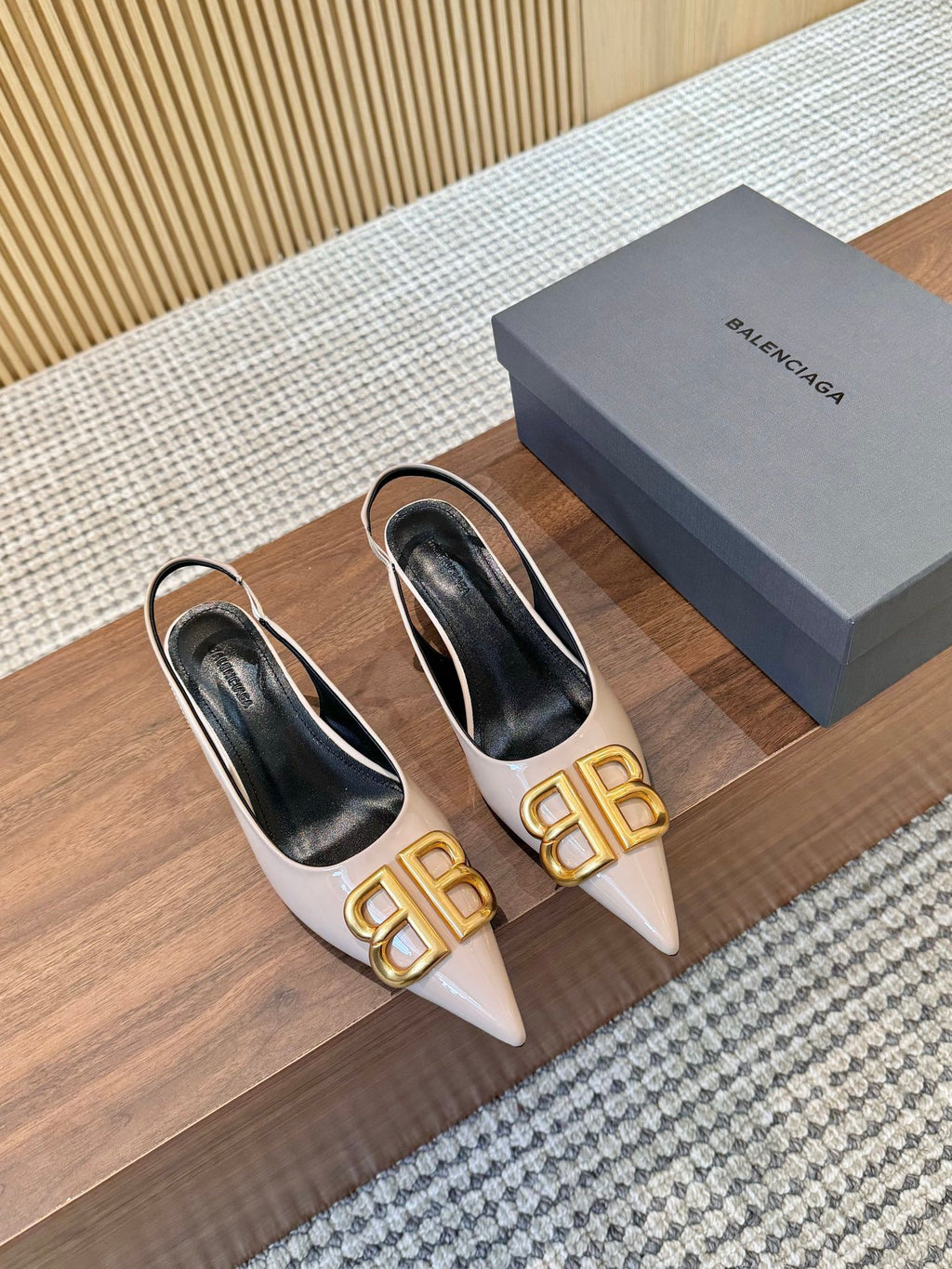 Z2Q55J45 Popular  leather High heels