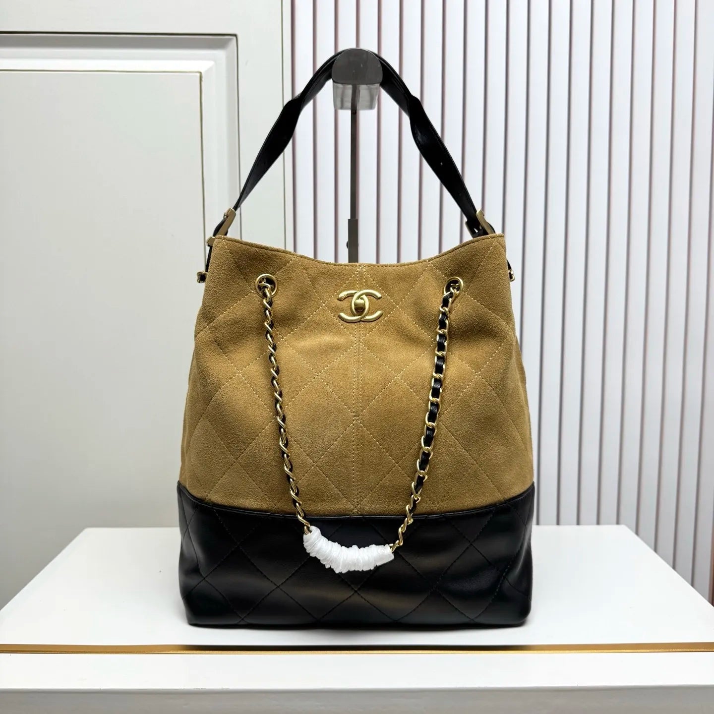 B1P46C19 Popular leather bag