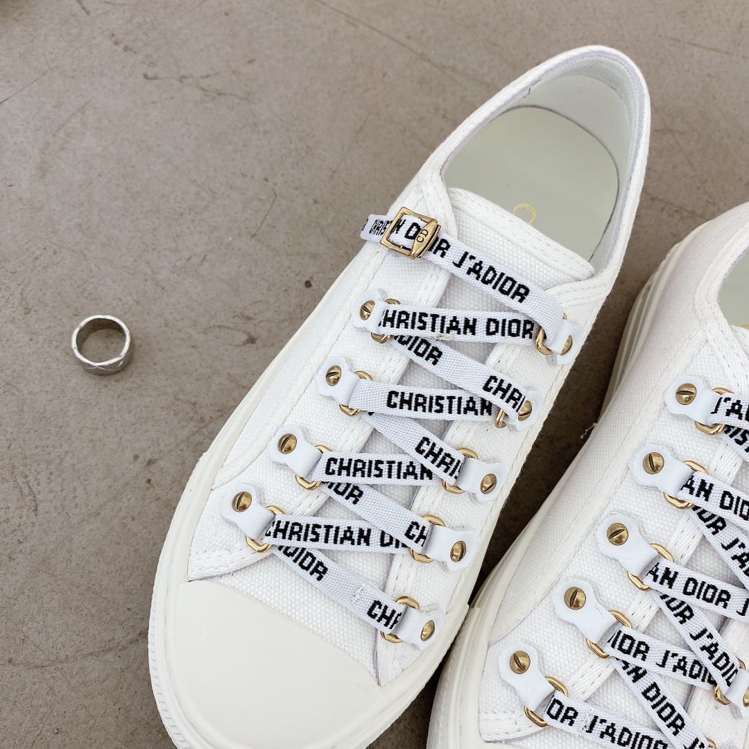 Z2Q105D429 Popular high-quality Shoes