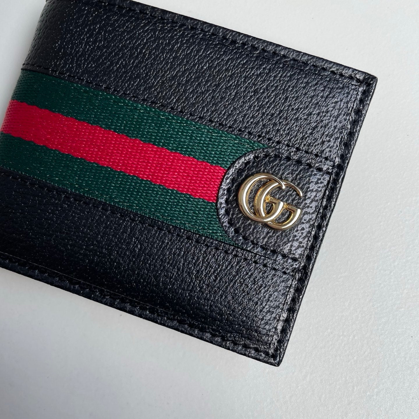 B1X46B8 Popular leather wallets ( with full packaging )