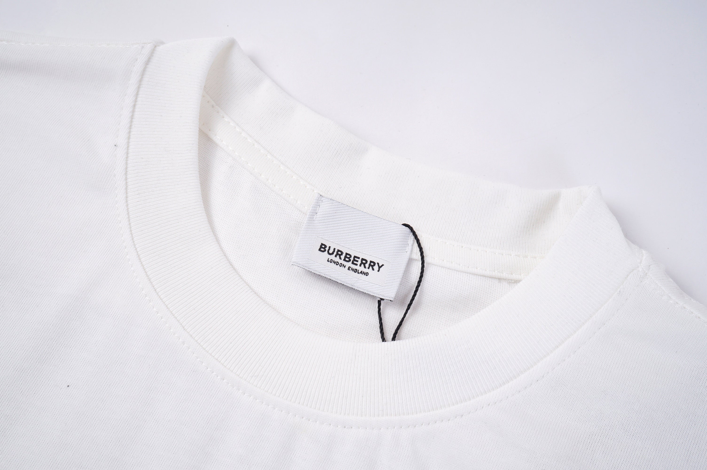 U1W25R29  Popular T-shirts