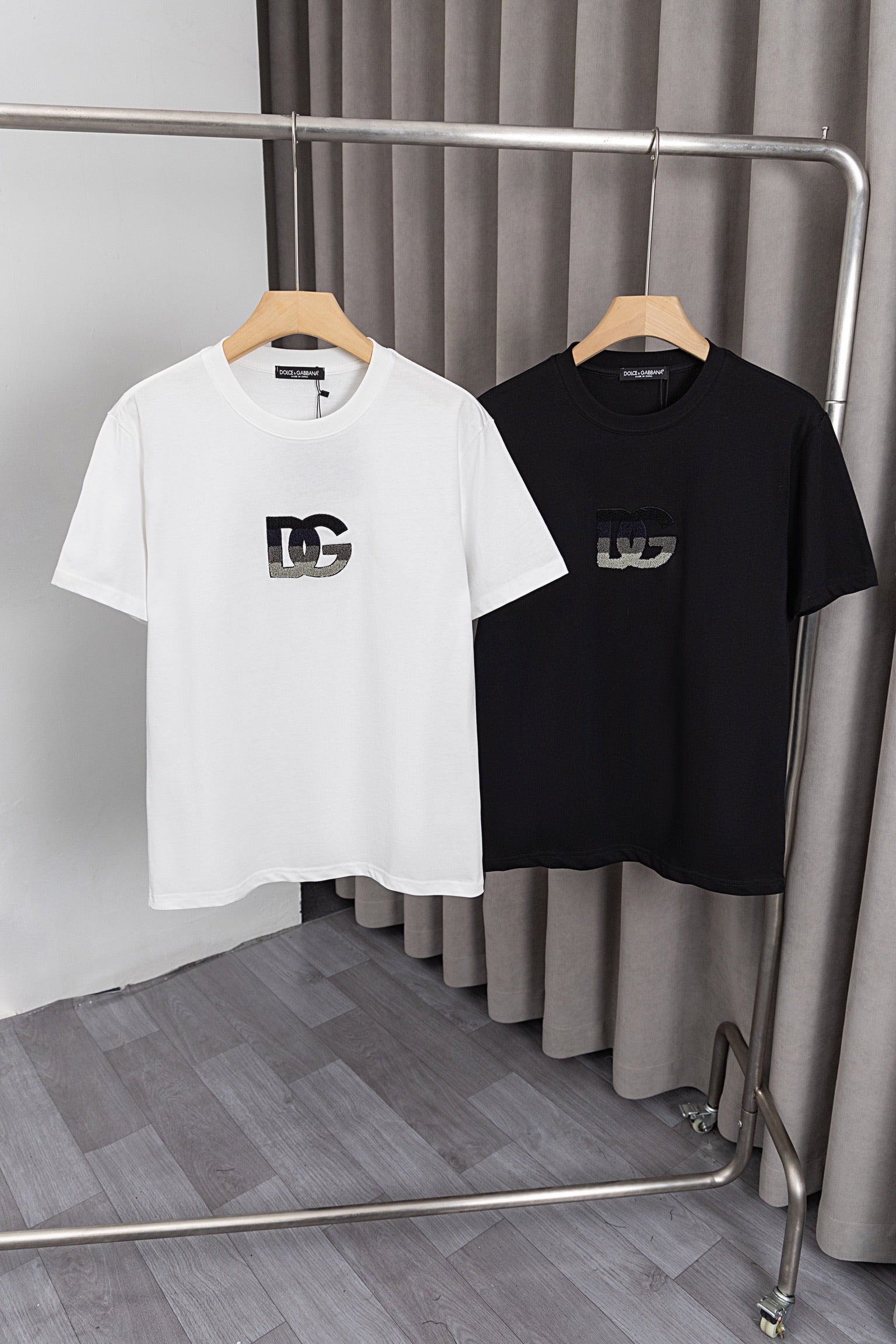 U1W25A12  Popular T-shirts
