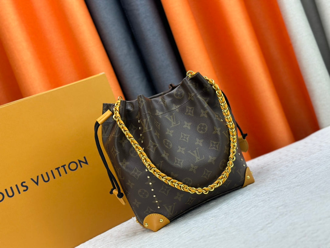 B1X104E56  Popular  leather bag