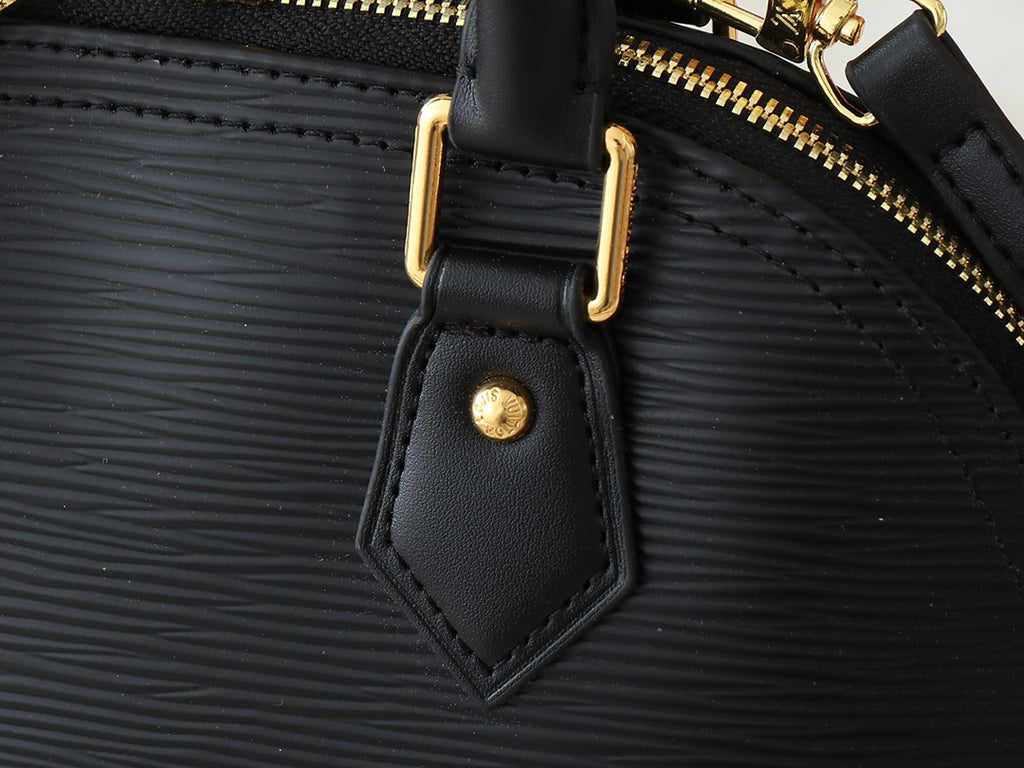B1P46E103 Popular leather bag