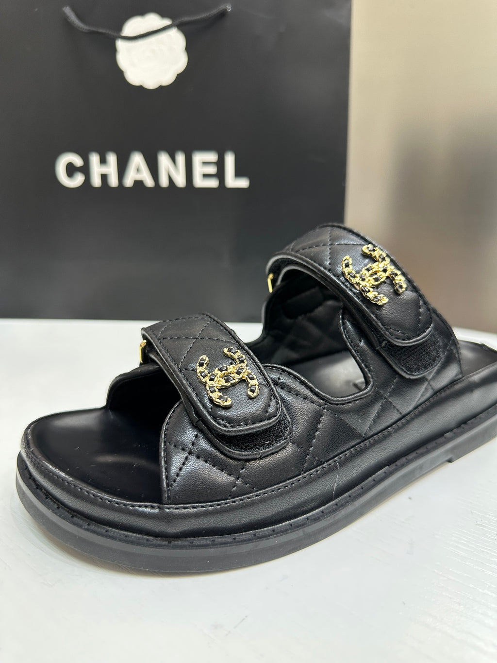 Z1R45C1  Popular sandals