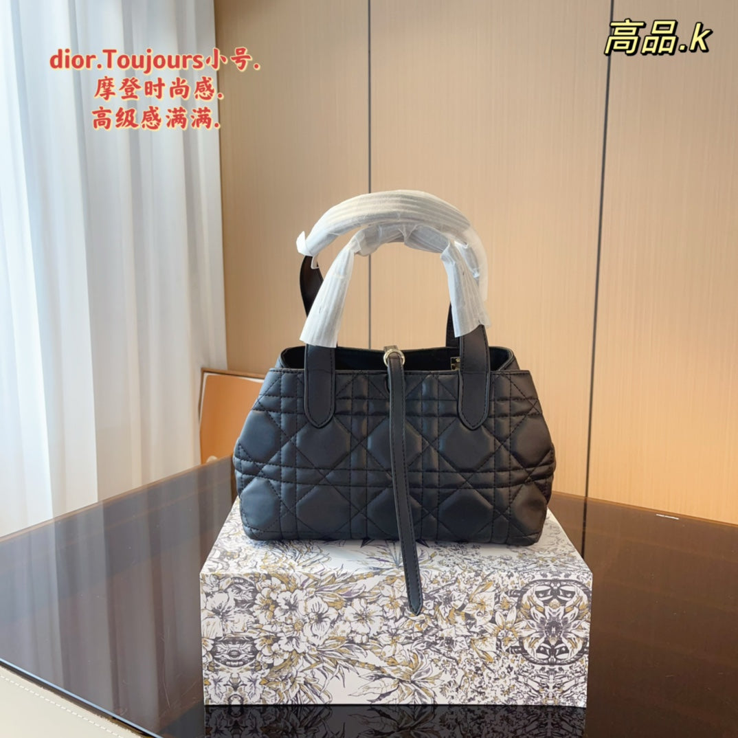 B16X93D107 Popular leather bag 