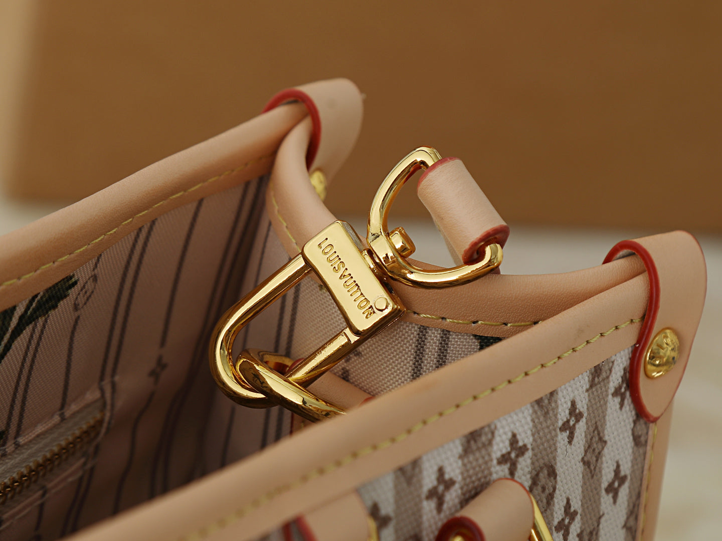 B1R76E47 Popular bag