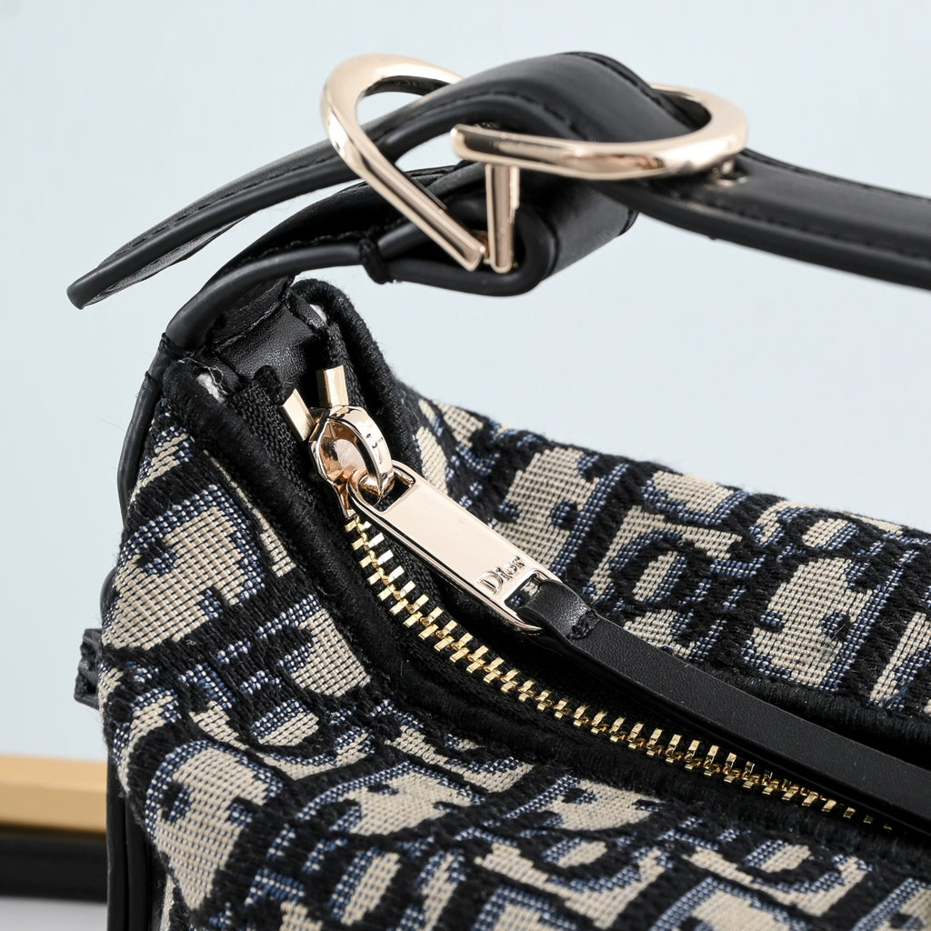 B1R76D44 Popular bag