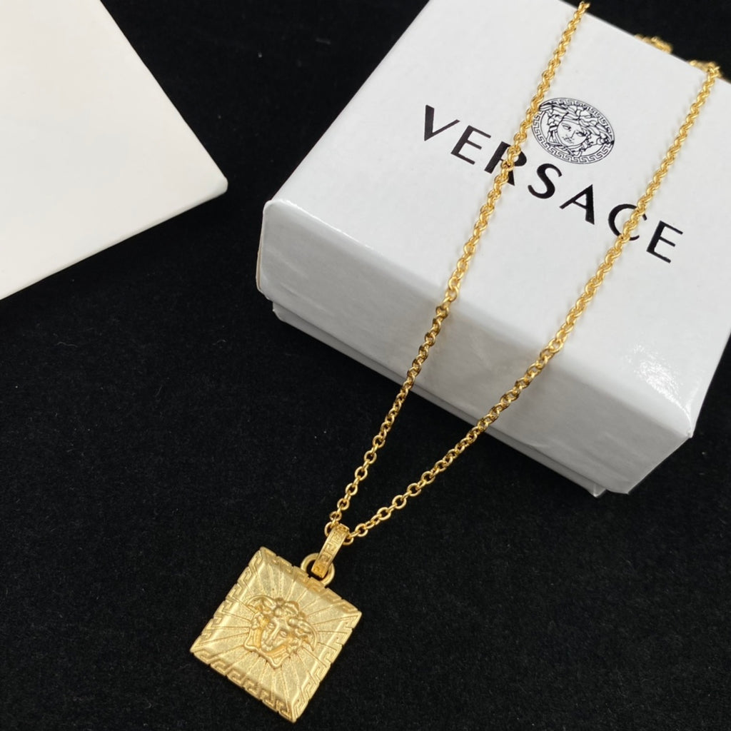 X1Q85V368X Popular Necklaces