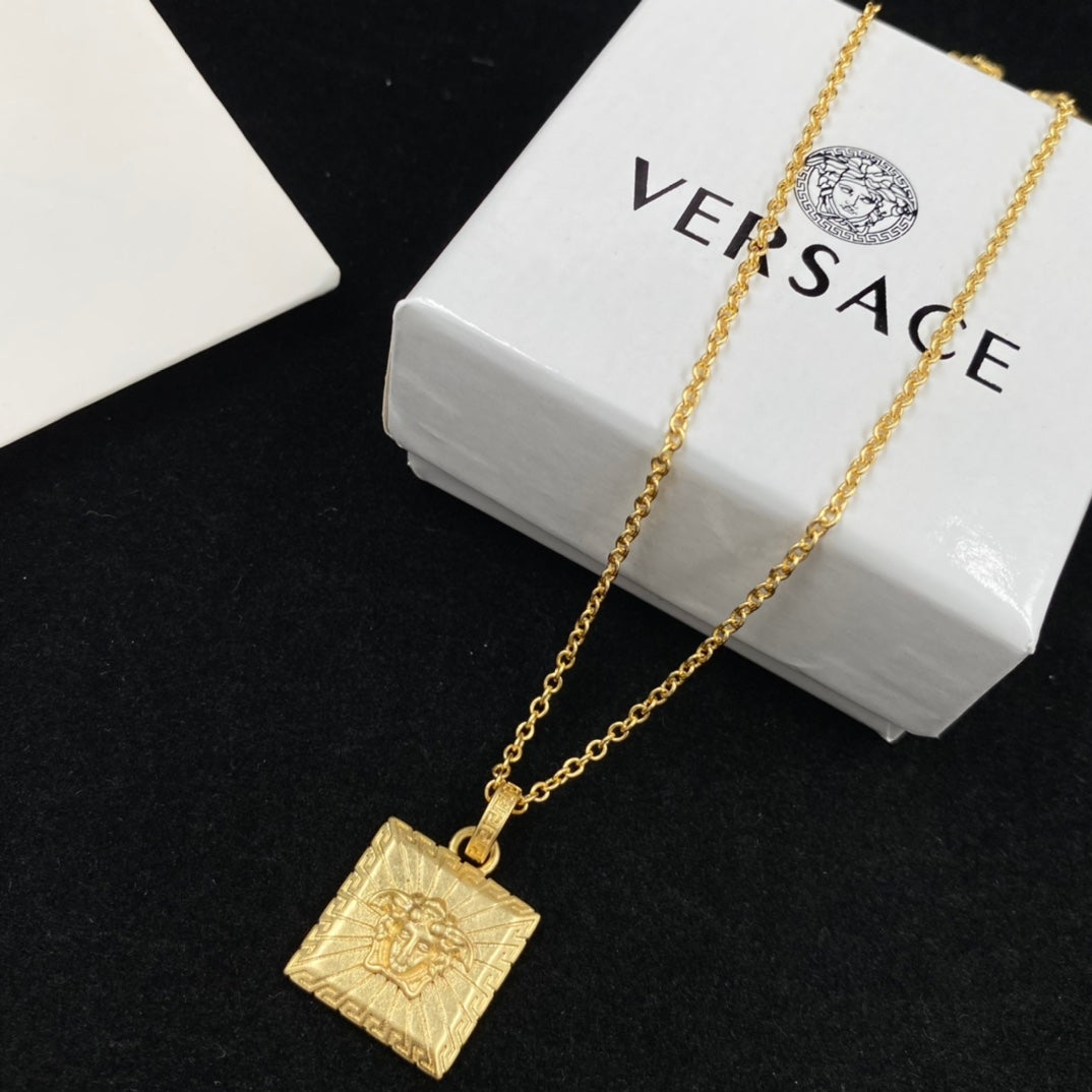 X1Q85V368X Popular Necklaces