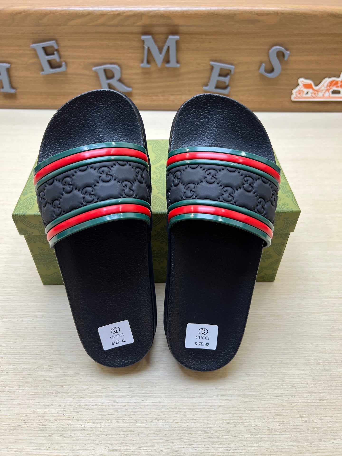 Z5X76B7  Popular slippers