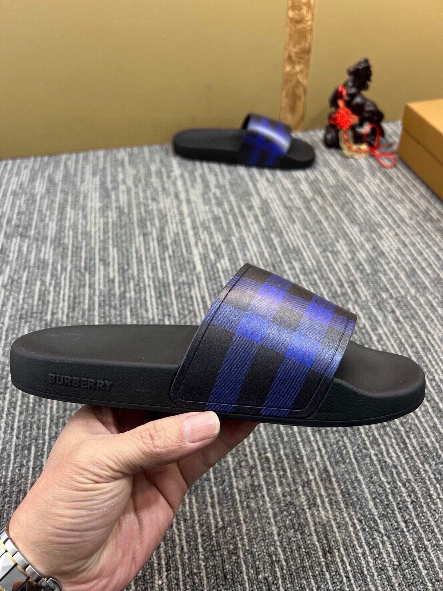 Z5Z35R258 Popular Slippers