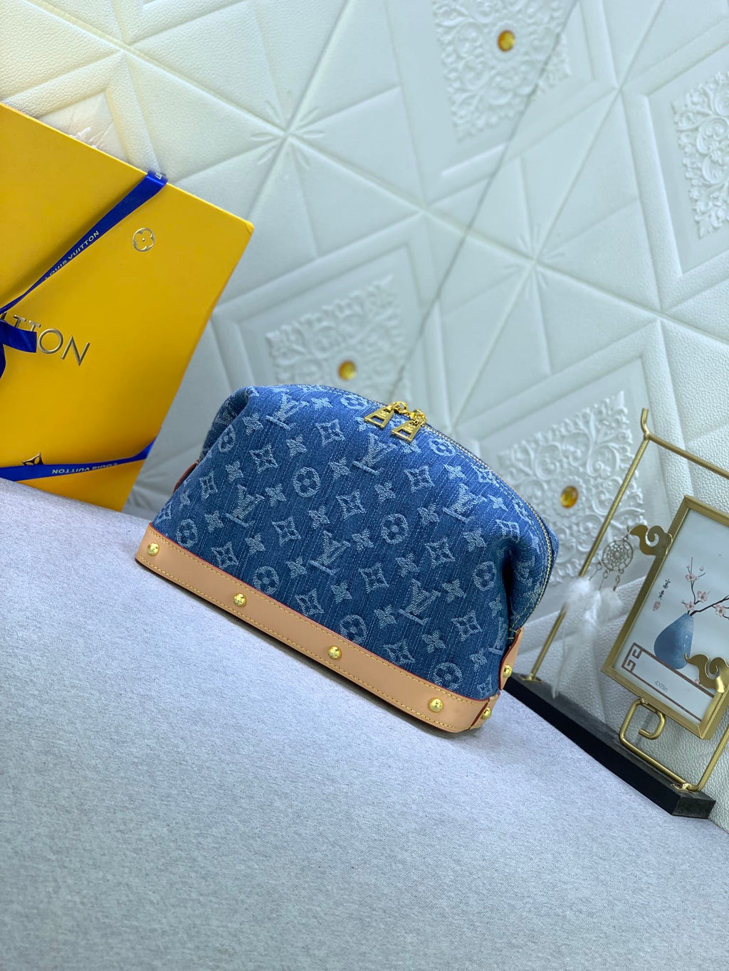 B1X104E61 Popular    leather bag