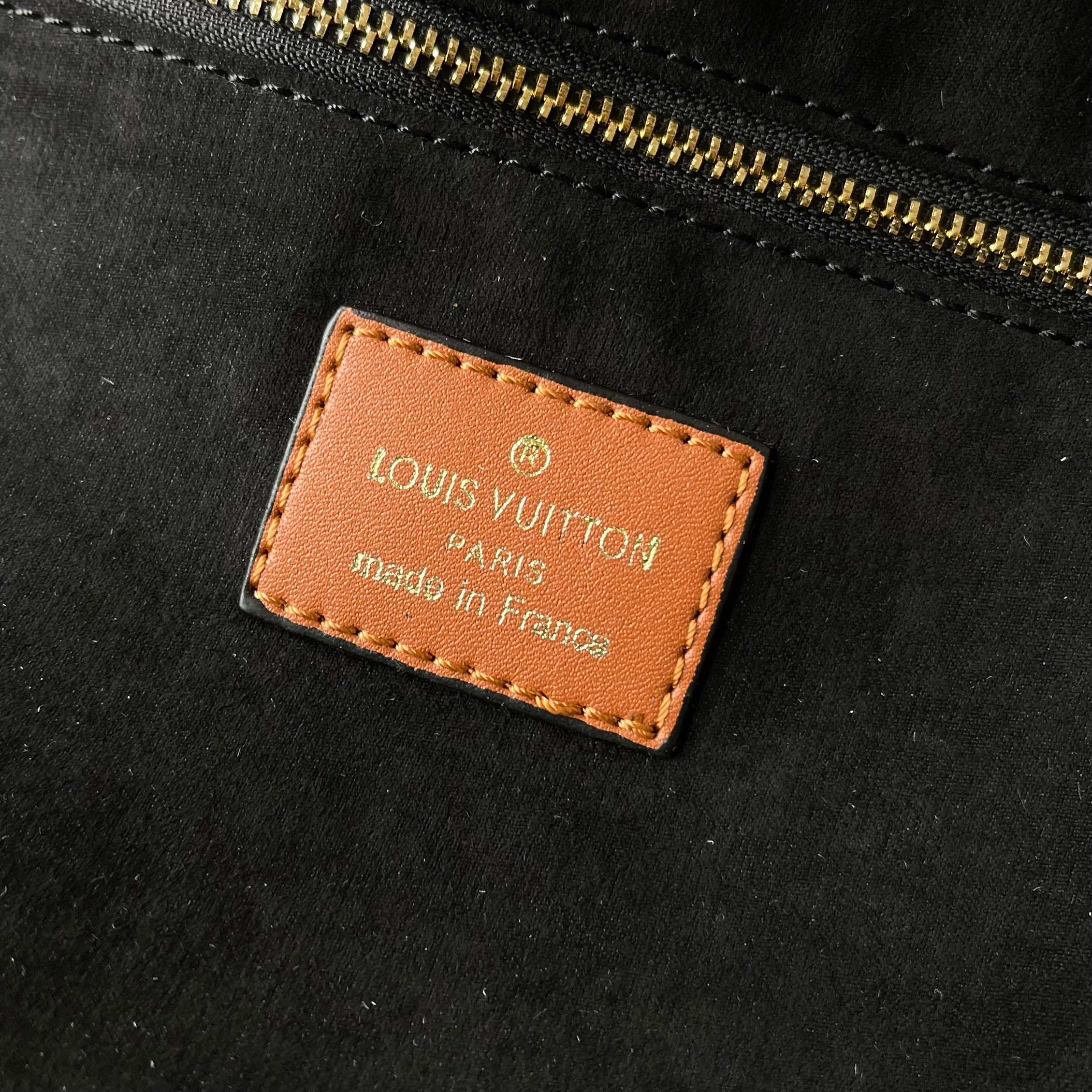 B1P46E93 Popular leather bag