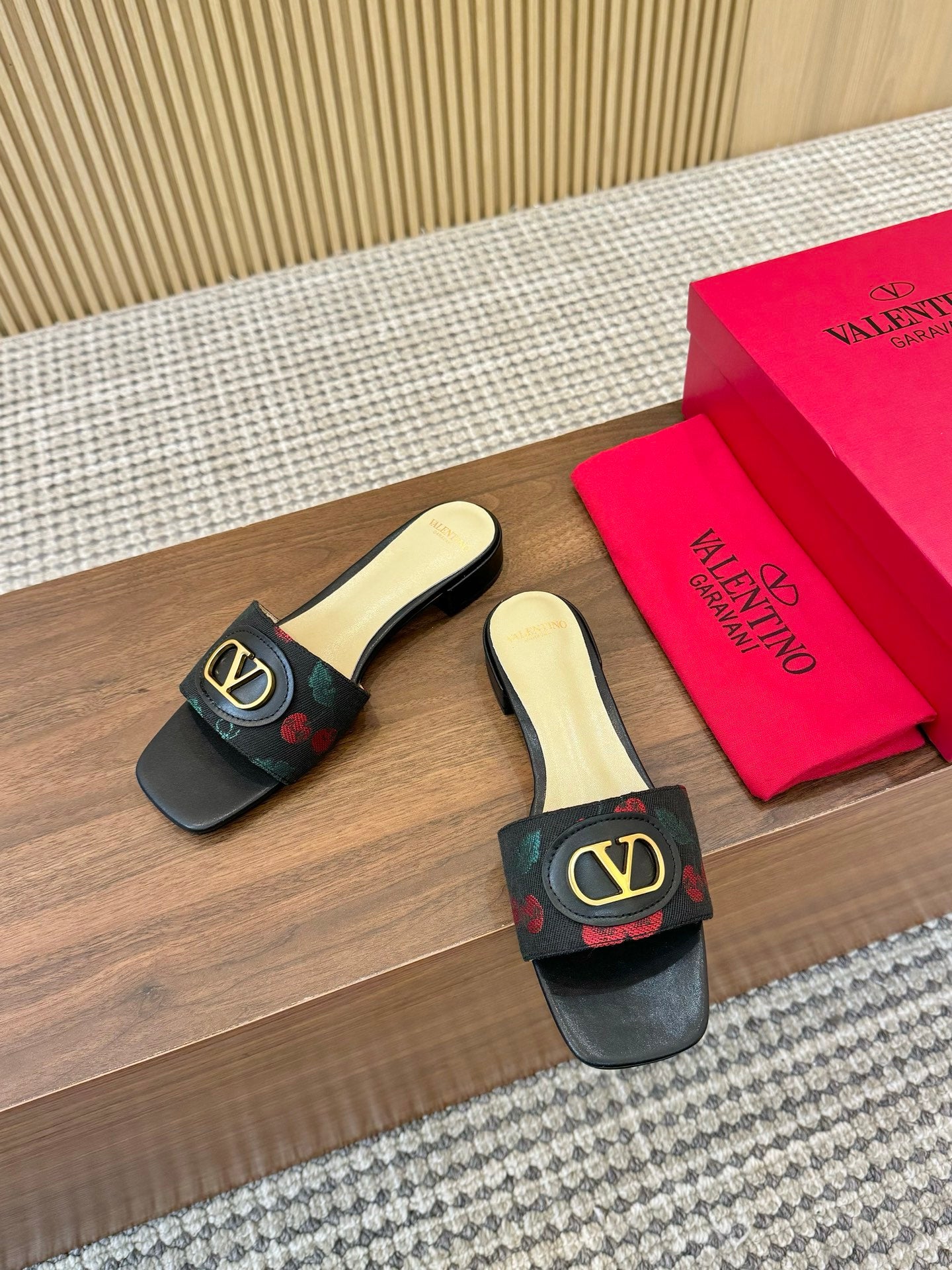 Z2Q55VL32 Popular leather shoes
