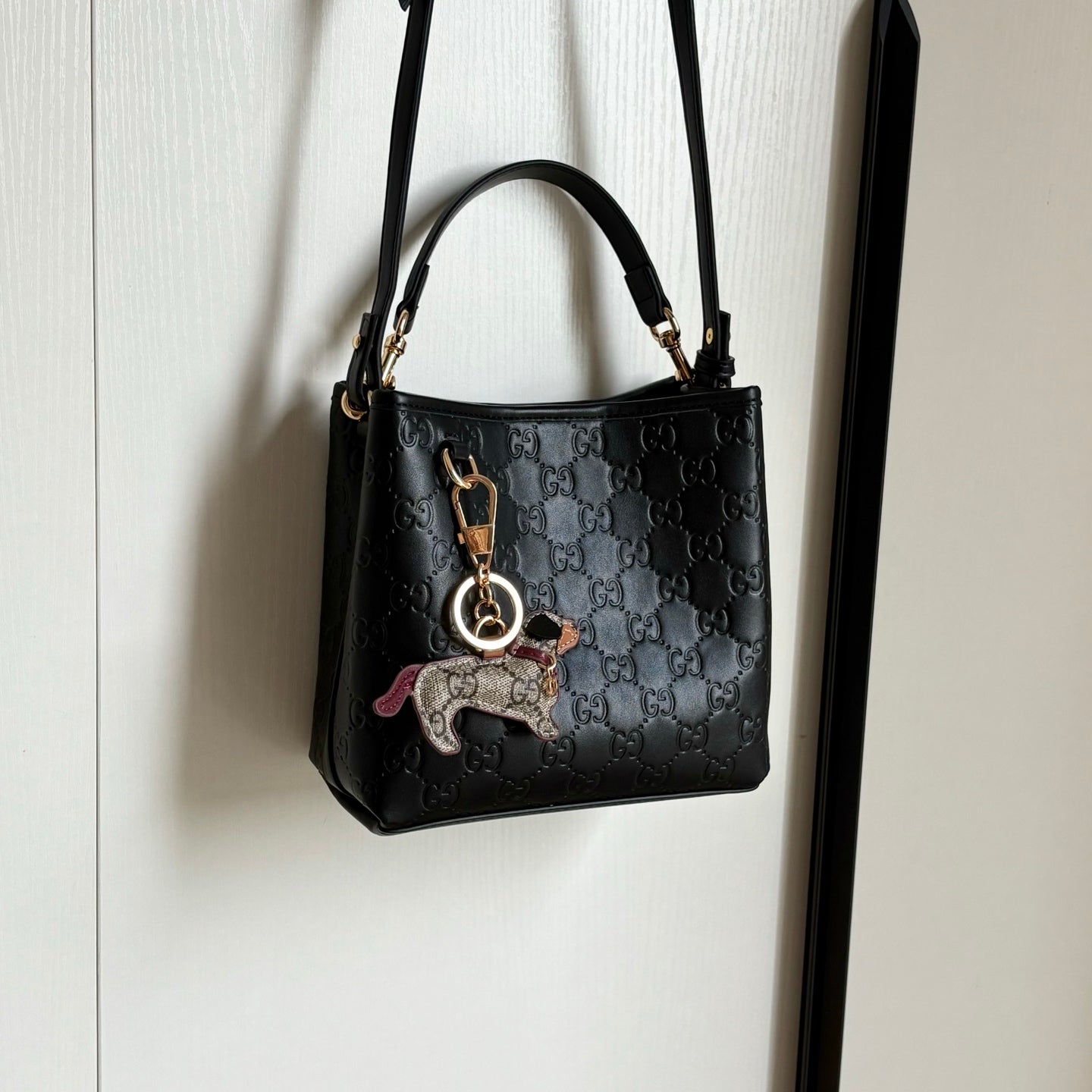 B1P36C54 Popular leather bag