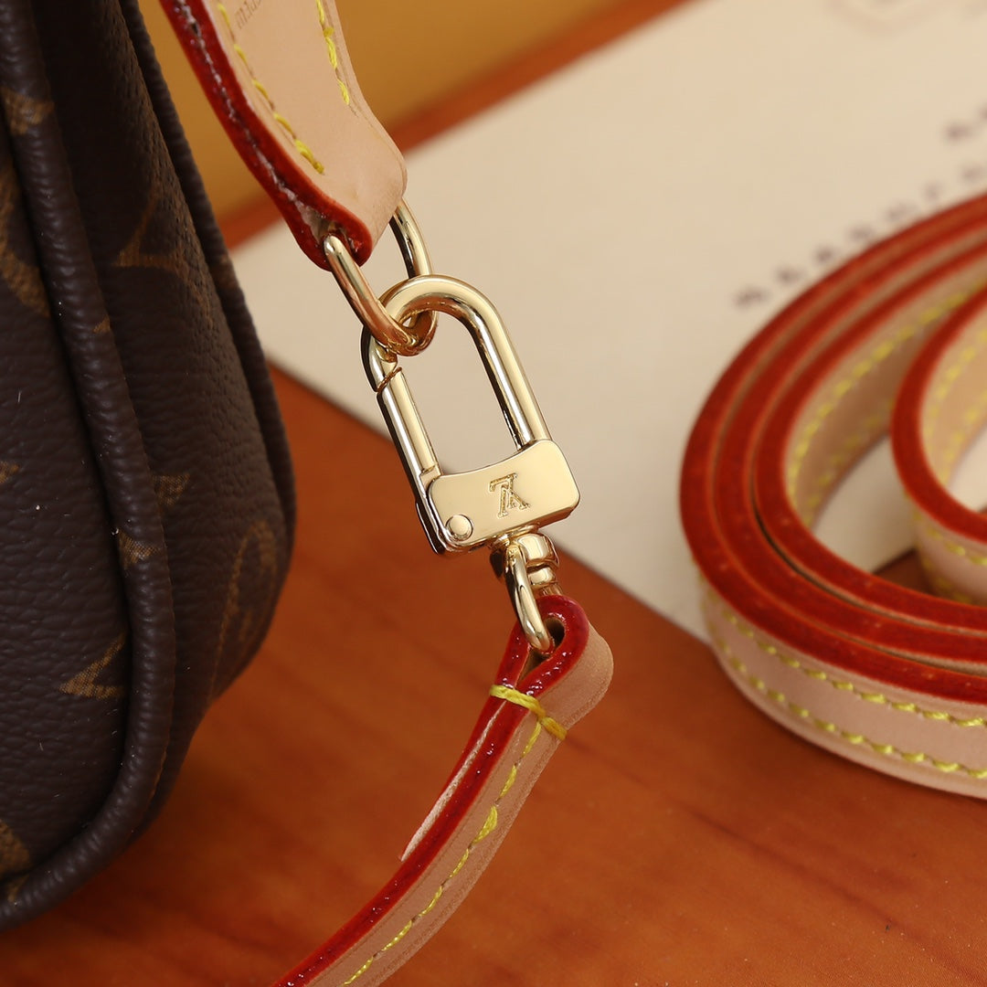 B1X102E17 Popular  leather bag 