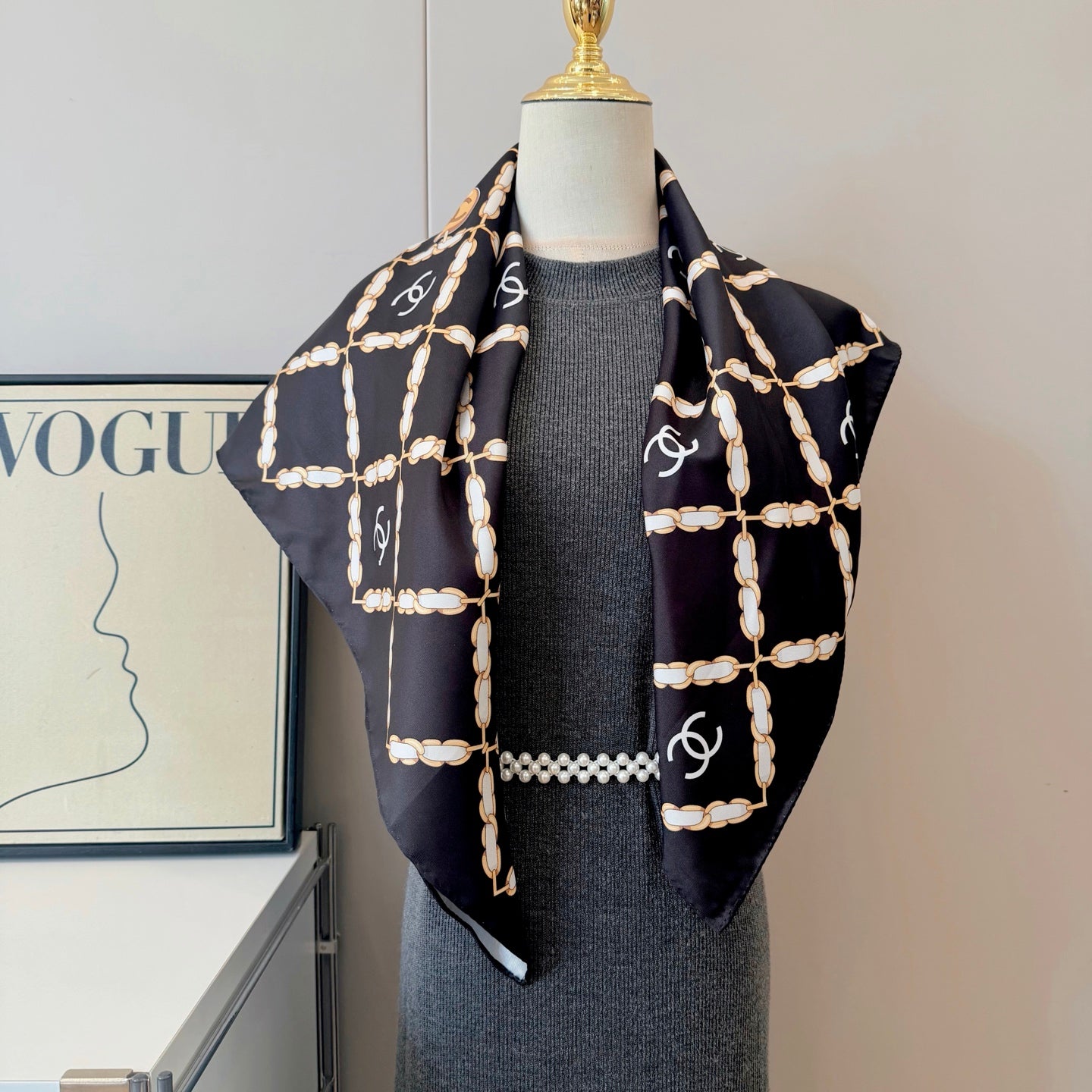 W1N36C7 Popular Silk Scarve