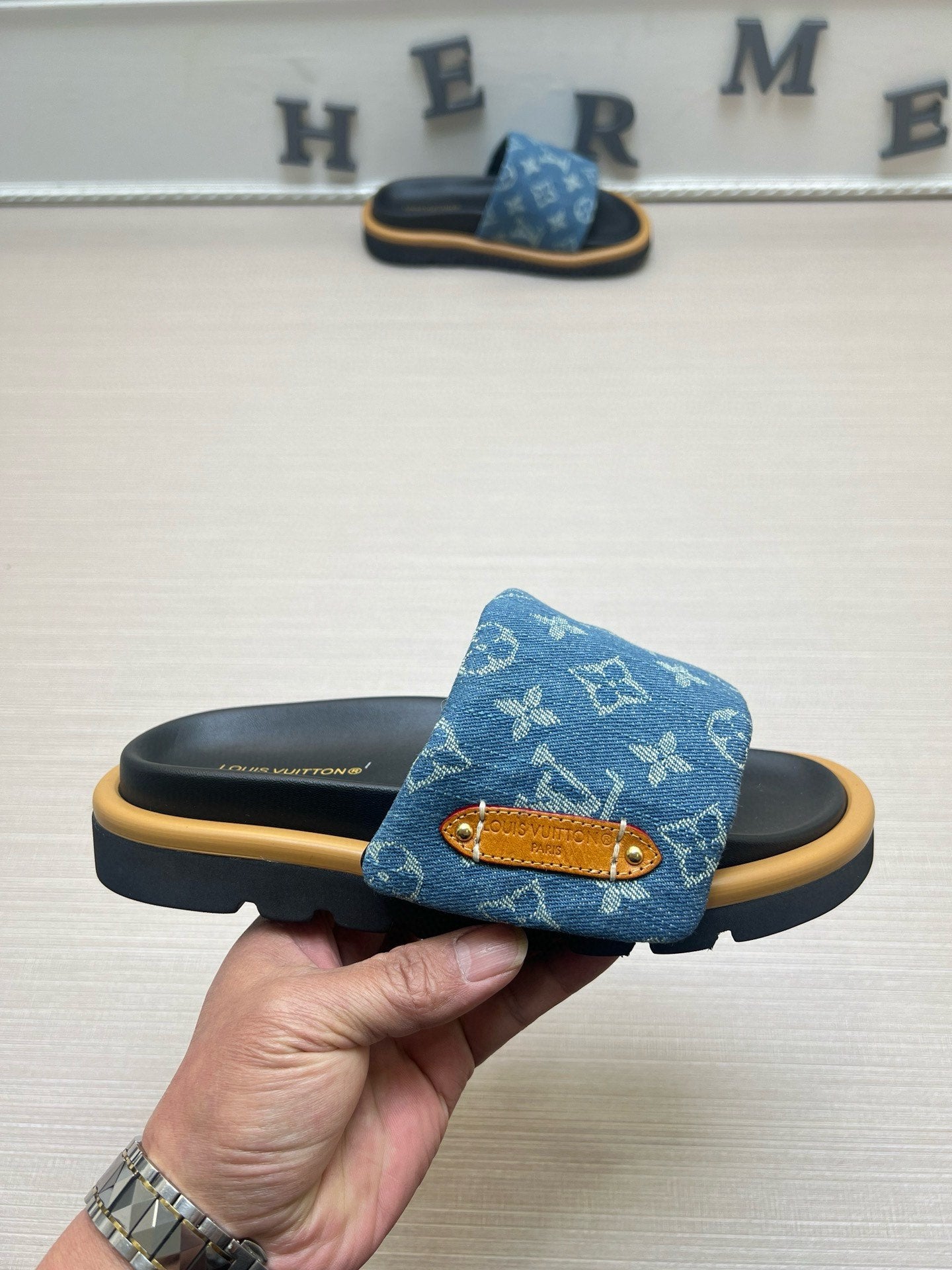 Z5ZE100 Popular slippers Sole thickness 5cm