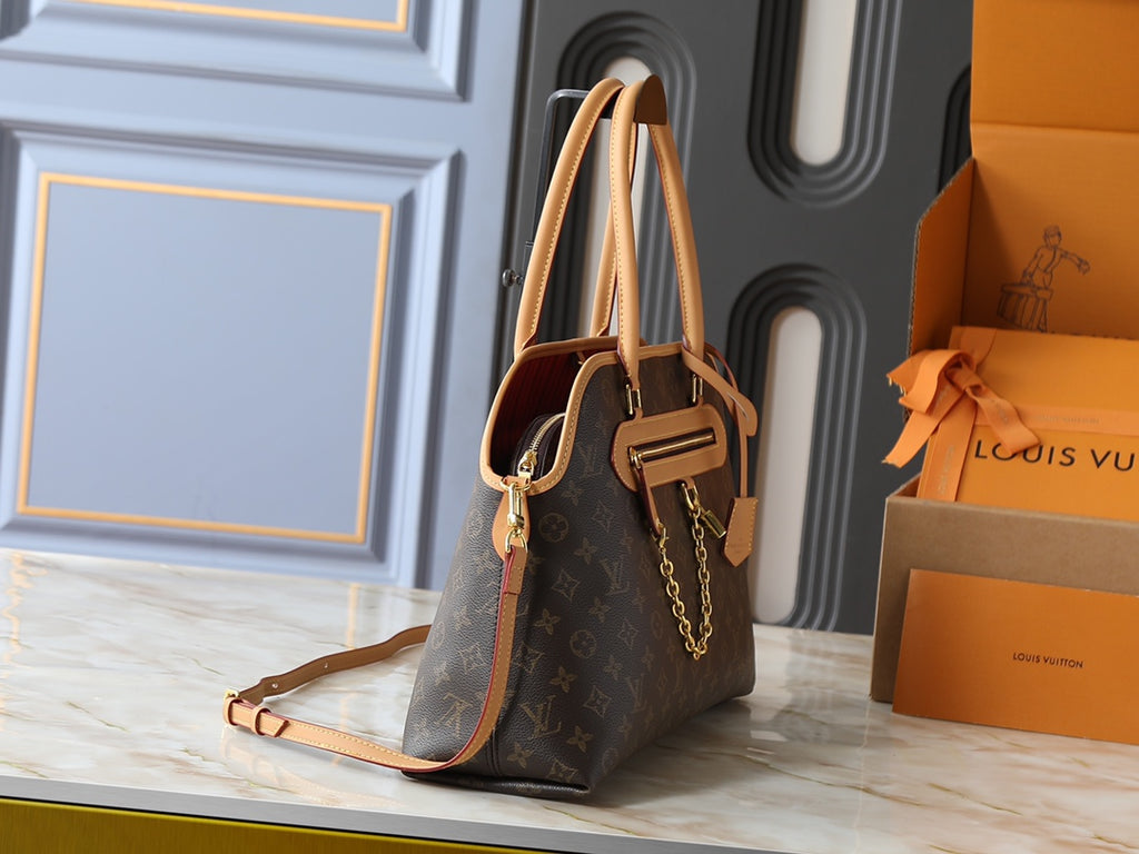 B1P46E107 Popular leather bag