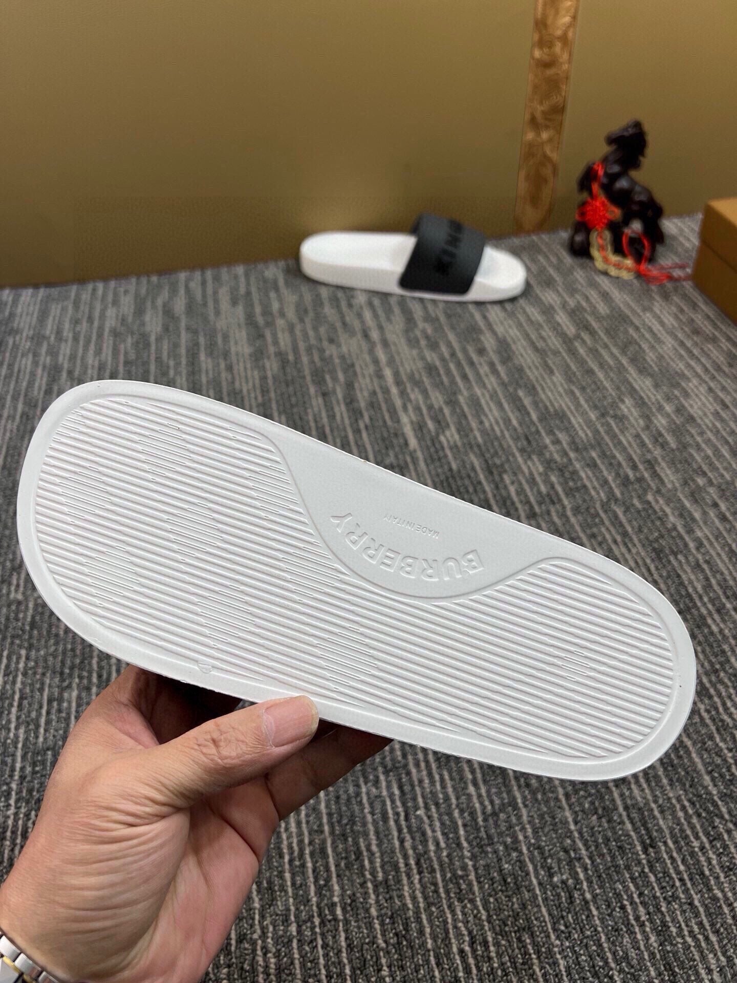 Z5Z35R256 Popular Slippers