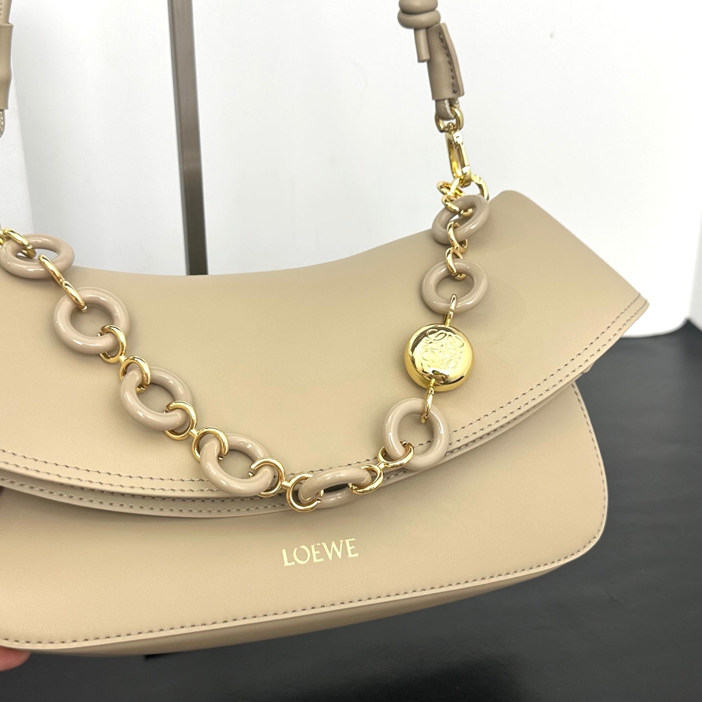 B1R66A10 Popular leather bag