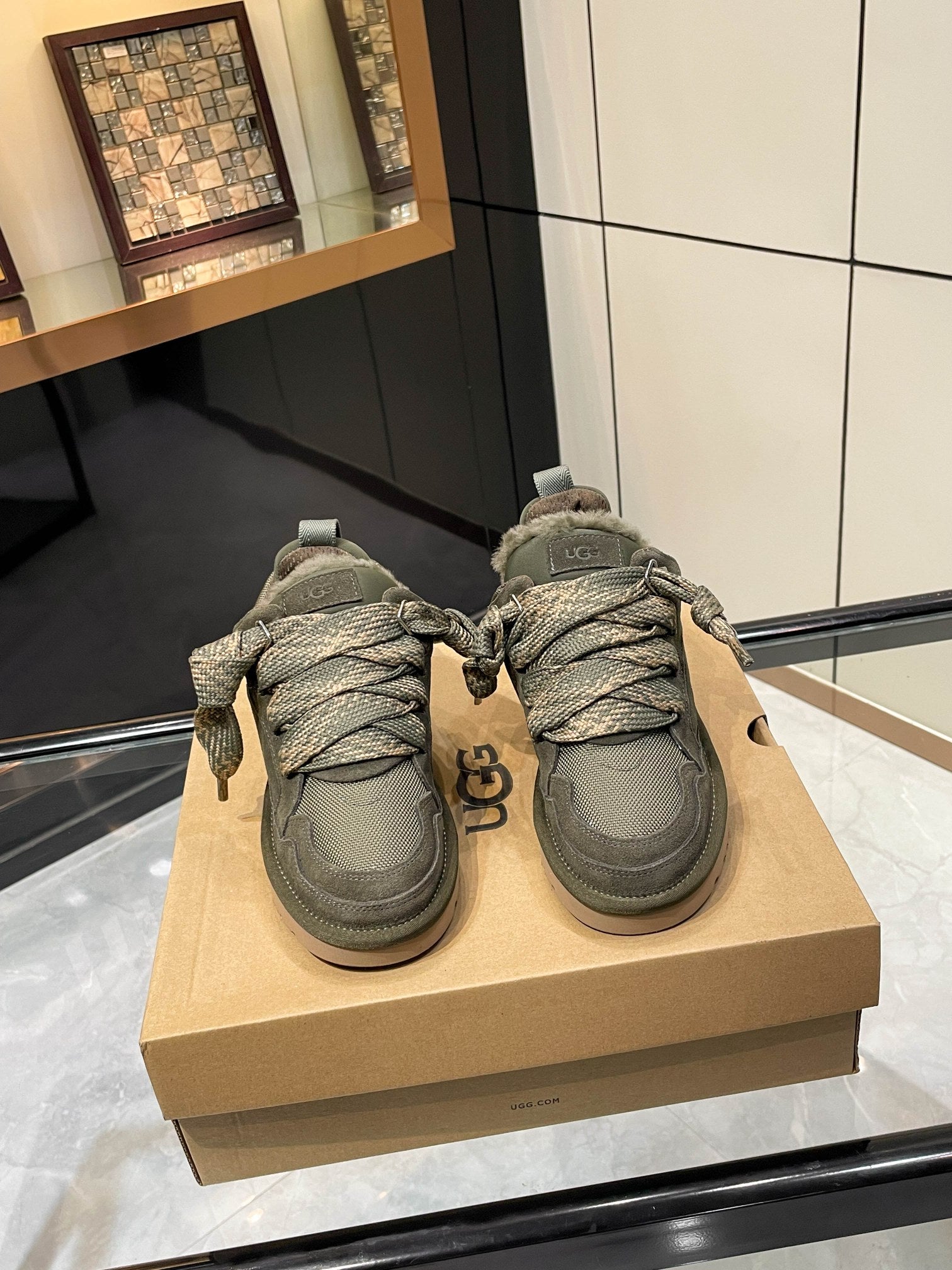 Z2Q105U262 Popular high-quality Shoes
