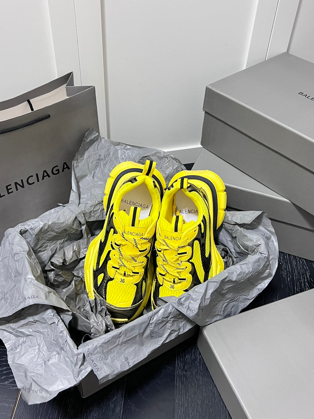 Z1Z54J115 Popular shoes