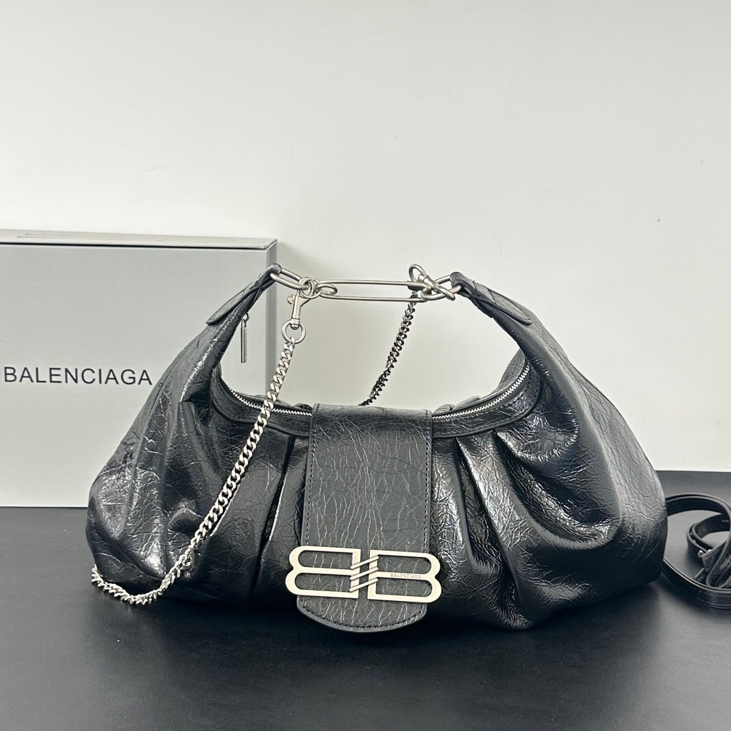 B1P36J120 Popular leather bag