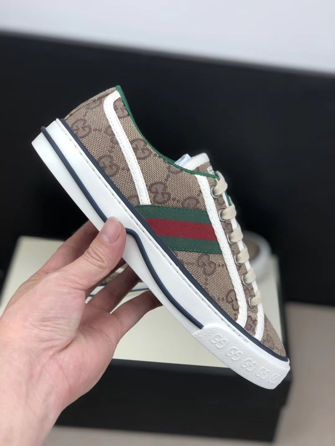 Z2R85B8  Popular high-quality shoes
