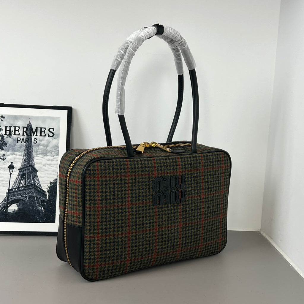 B1R15A46  Popular   bag