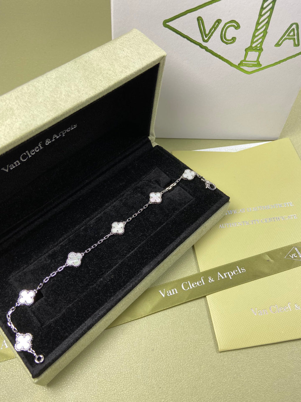 X5X94VA183K  Popular bracelets 6 flowers mini size 0.9cm flower