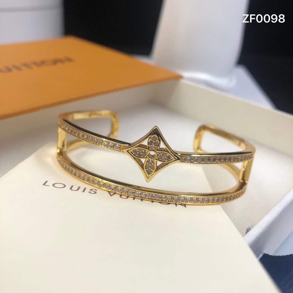 X1Y93E348K  Popular Bracelets