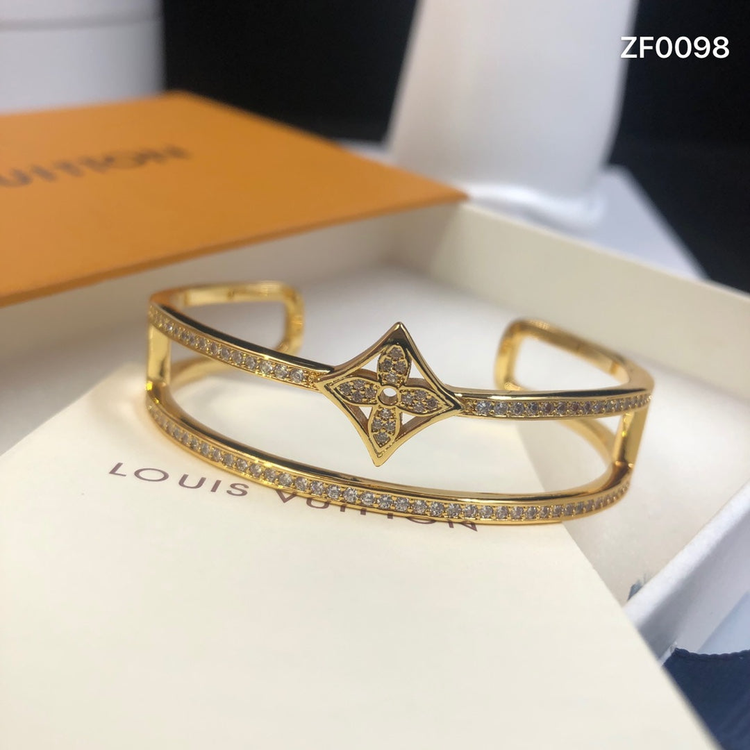 X1Y93E348K  Popular Bracelets