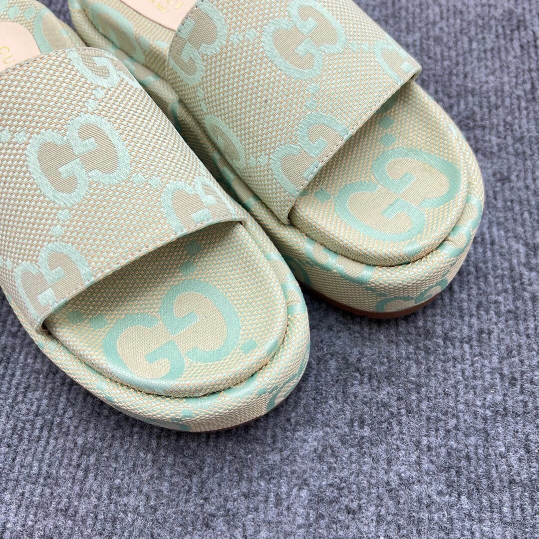 Z5ZB122 Popular slippers  Sole thickness 5.5cm