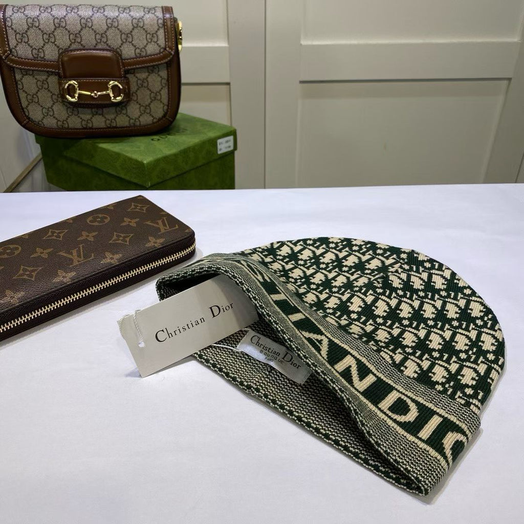 M1R86D71 Popular hats