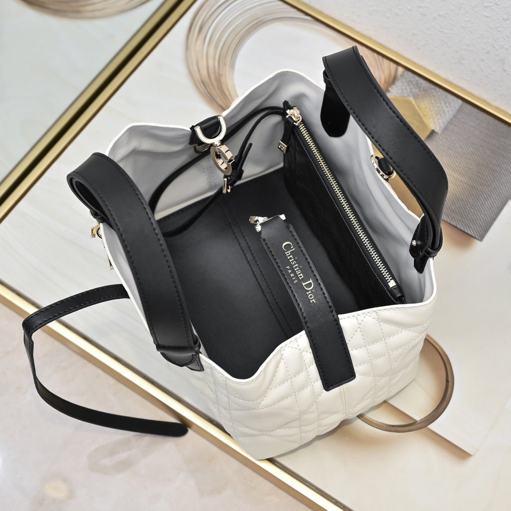 B1R76D40 Popular leather bag