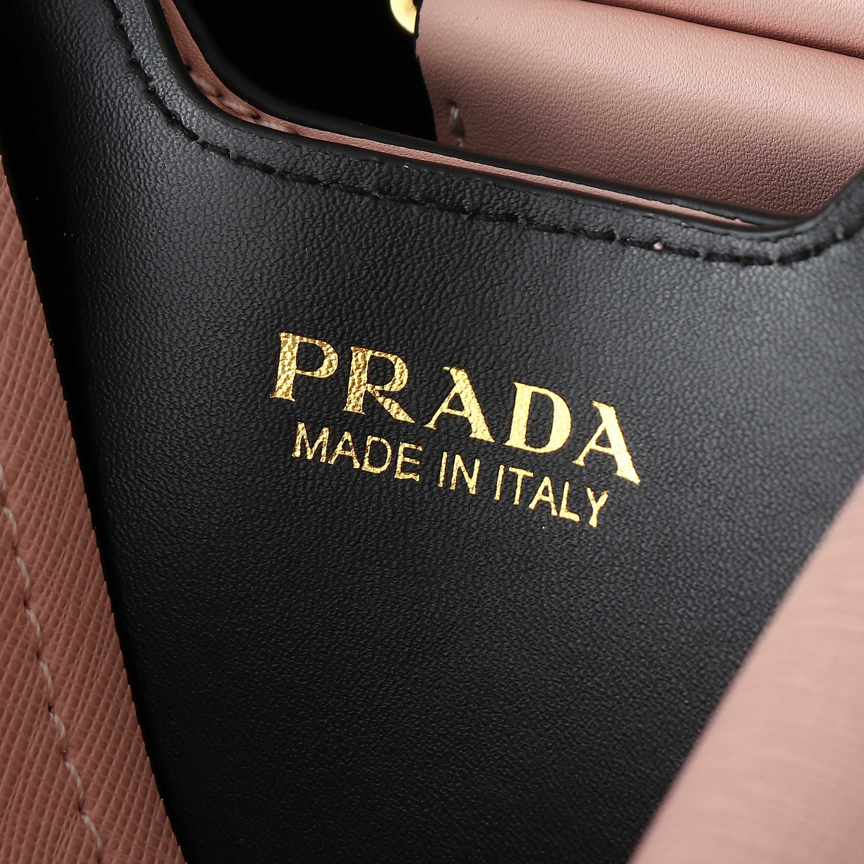 B1W35P102 Popular  leather bag