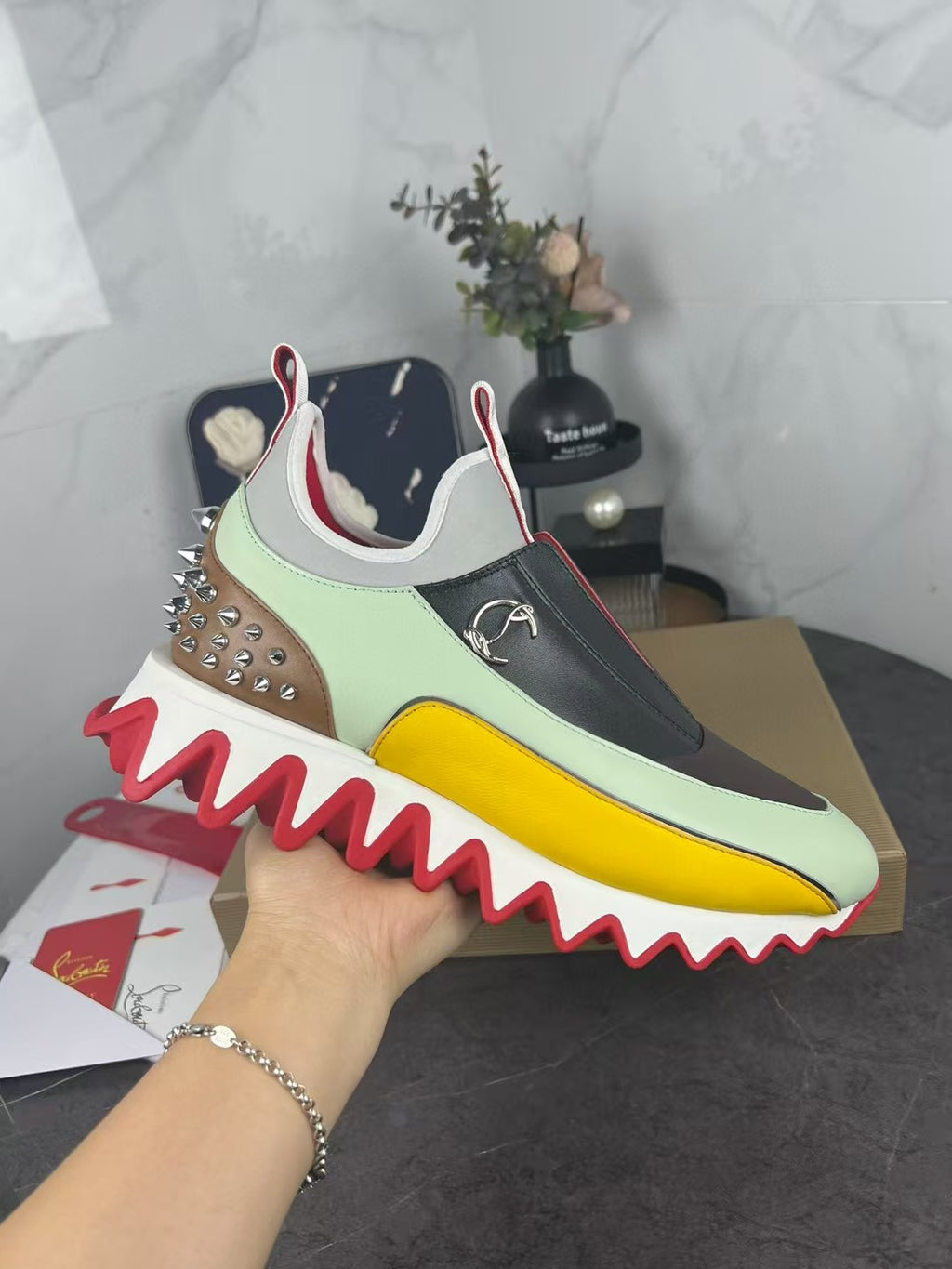 Z2N75A13  Popular high-quality sneakers